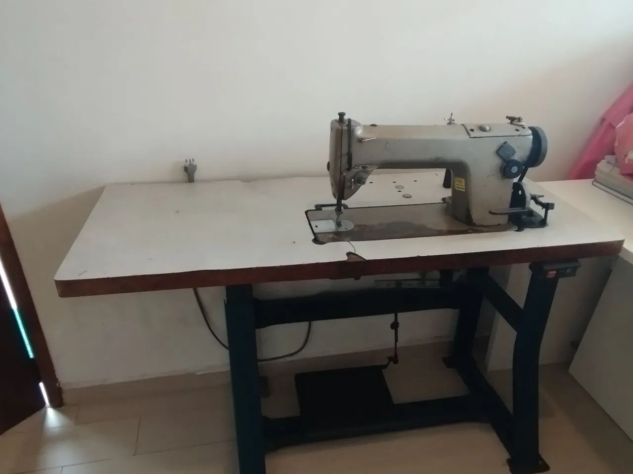 Straight-Stitch Sewing Machine