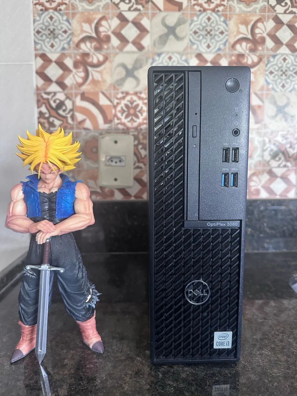 Dell OptiPlex 3080 Torre | Intel i3-10100 | SSD 256GB | 4GB RAM | Aceito Troca