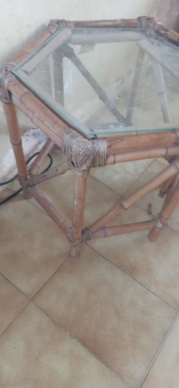 Mesinha de bambu com vidro  - Foto 2
