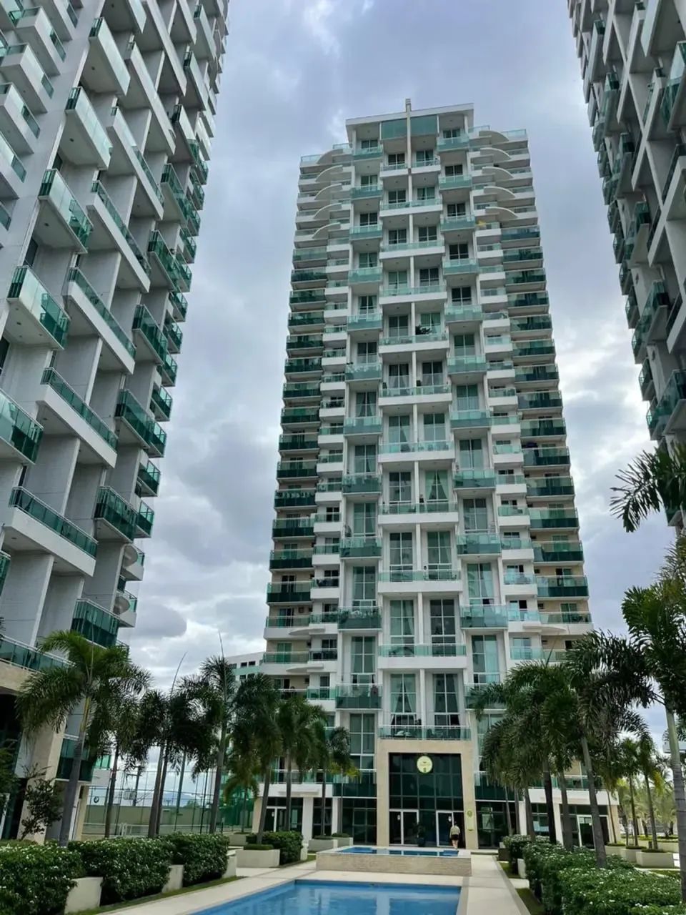 Apartamento de 104 m² no Guararapes, com 3 quartos e 2 vagas.