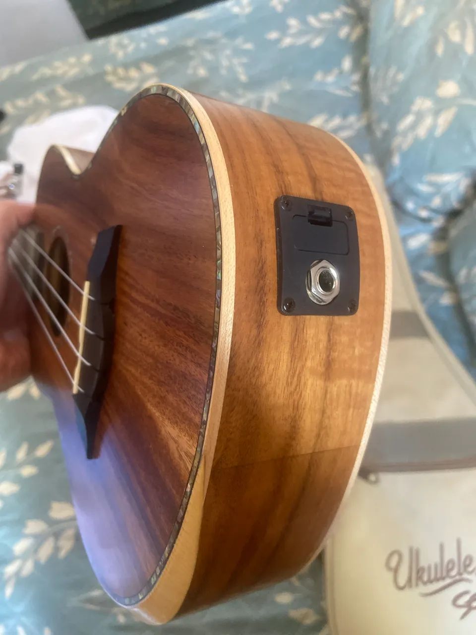 Ukulele Seizi Acacia Solid Concert + Capa Original - Conservado - Foto 4