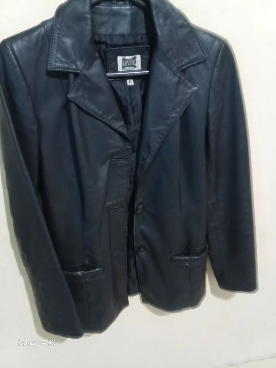 Vendo janela de couro barata