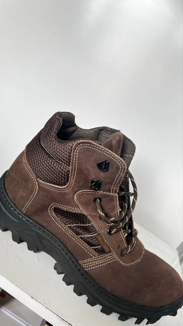 Bota coturno DELLANI nobuck marrom 44