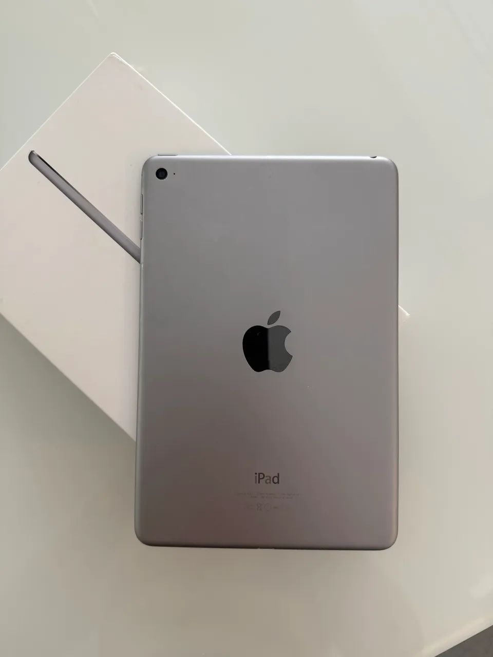 iPad Mini 4 prata 128gb com caixa e acessórios - Tablets e E