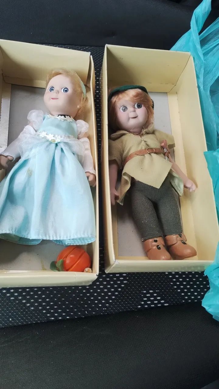 Bonecos de coleção Peter pan e cinderela em porcelana  - Foto 2