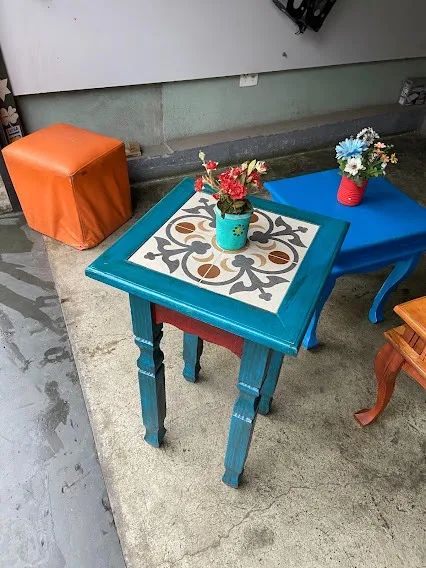 Mess auxiliar rustica em madeira maciça com patina envelhecida   - Foto 3