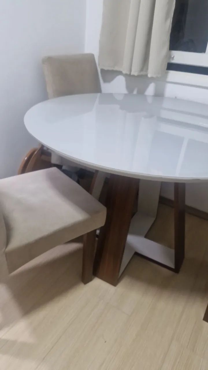 Mesa de jantar redonda com tampo de vidro - Foto 4