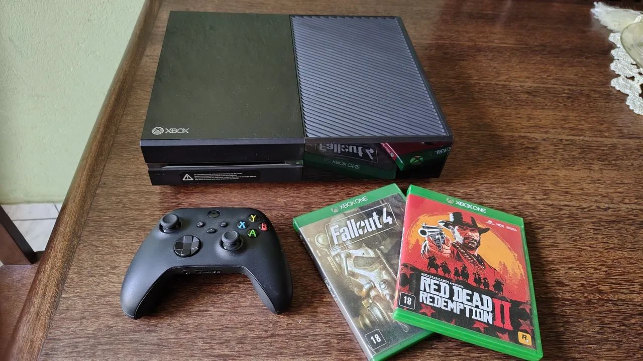 Xbox one FAT mais 2 jogos