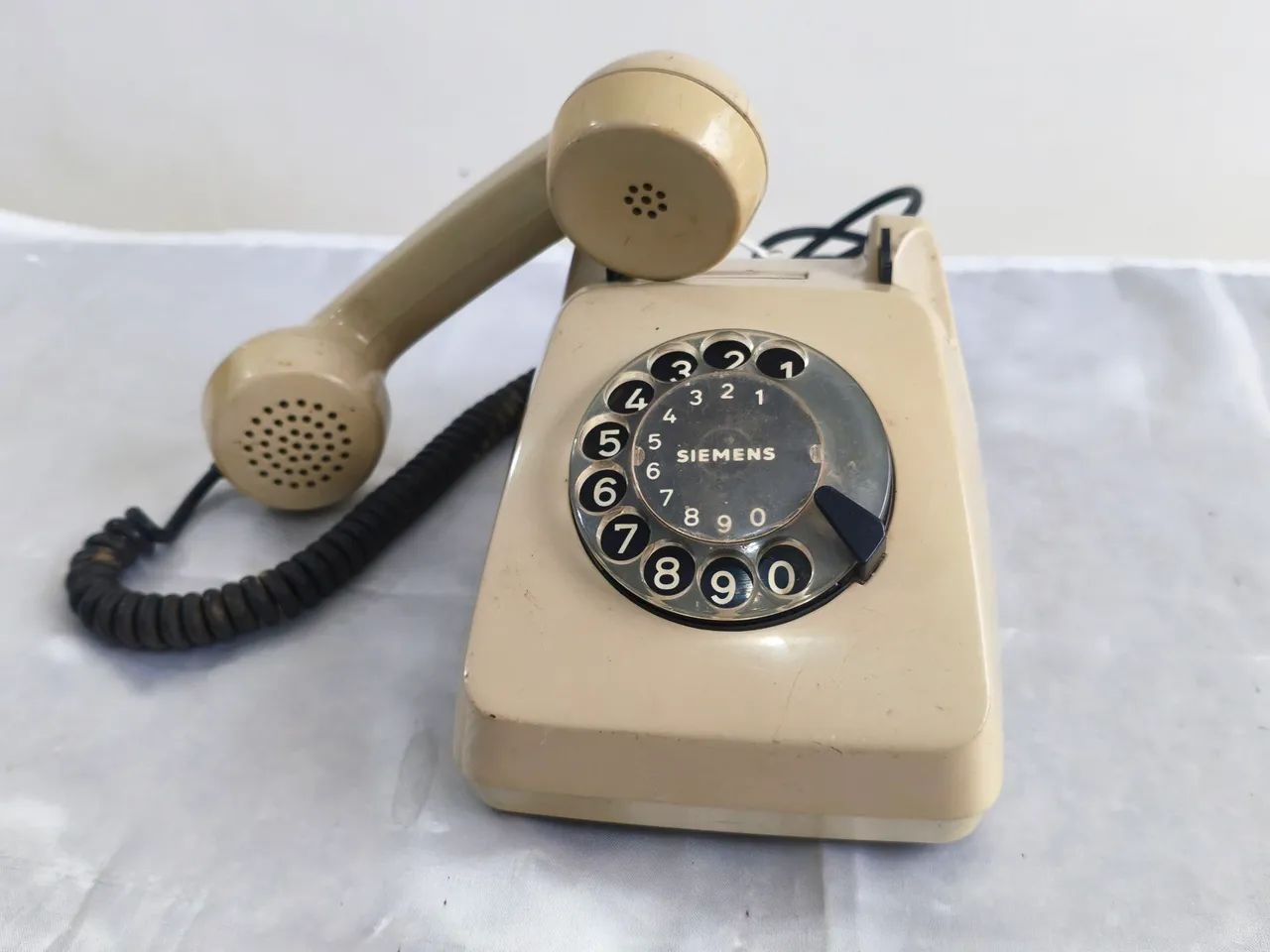 Antigo telefone de disco. - Foto 2
