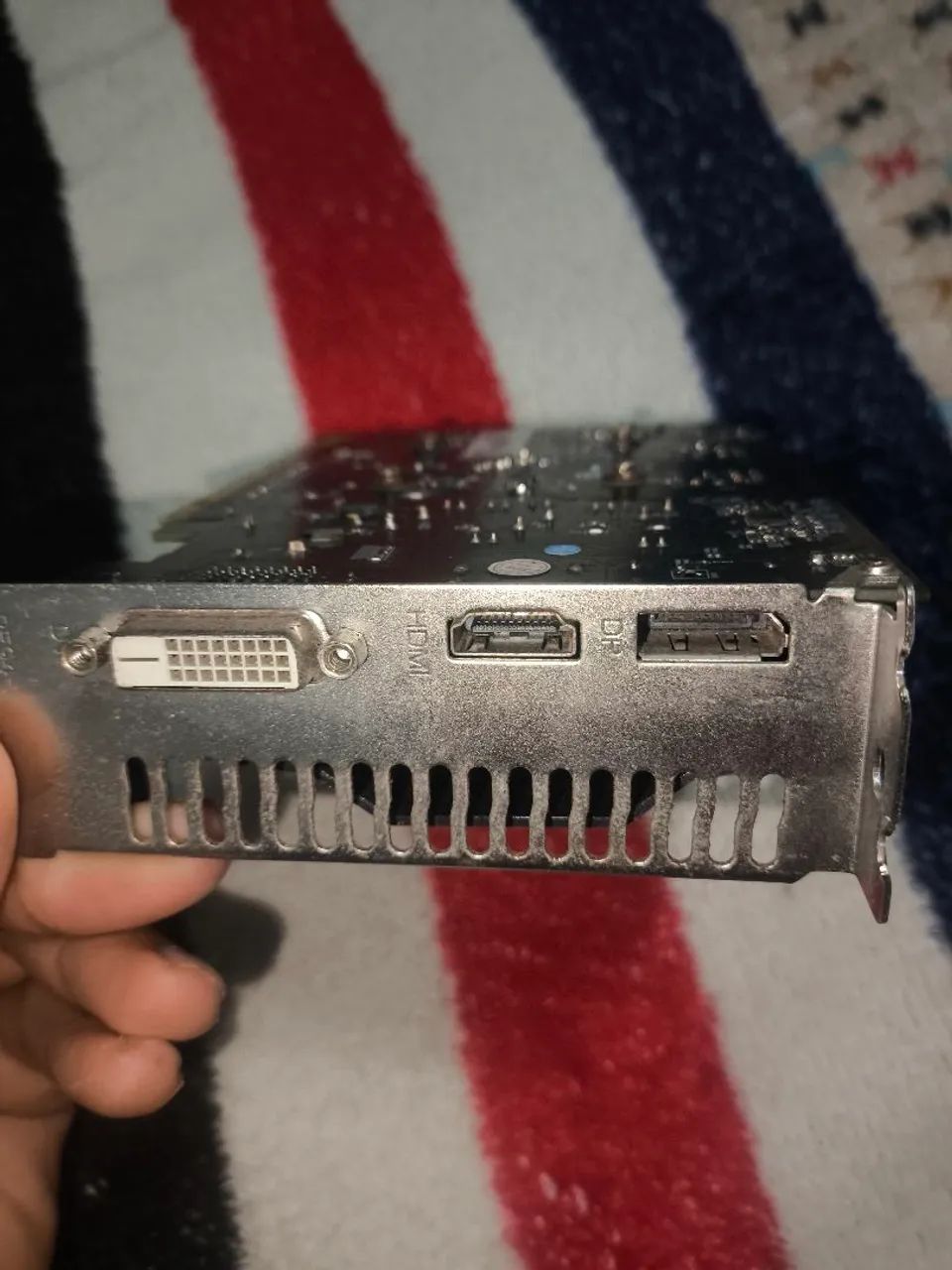 Placa de vídeo RX 550 4GB  - Foto 3