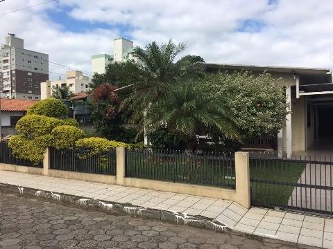 Casa no centro a 150 metros do mar