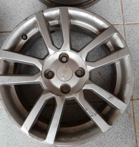 Jogo de rodas aro 16 Chevrolet Sonic 4x100 - Originais - Foto 2