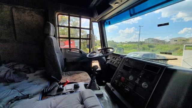 CAMINHÃO EUROTECH-MP 6X2 450-E37 2P 2004/2005