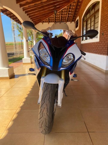 MOTO BMW CONSERVADA SEM DETALHES