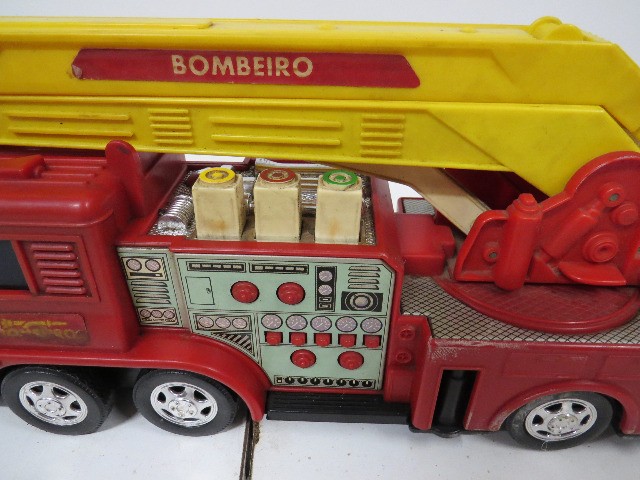 Brinquedo Antigo, Caminhão De Bombeiro Da Estrela Na Caixa. - R