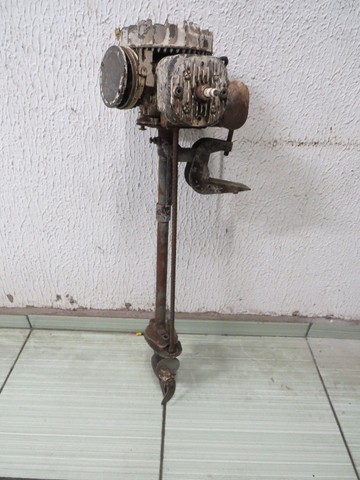 motor barco antigo.