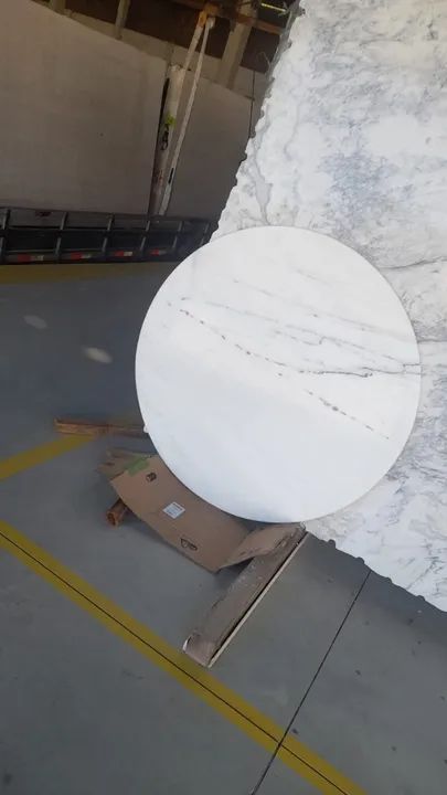 Mármore em mesa, piso, bordas piscina, lavatórios e toda e qualquer peça direto da jazida - Foto 4