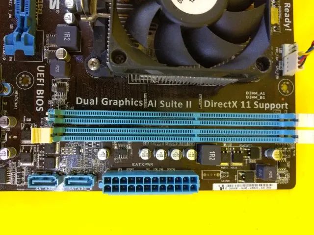 Placa Mãe Asus F1a55-M le Socket FM1+ Processador + Cooler micro Atx Com Defeito - Foto 3