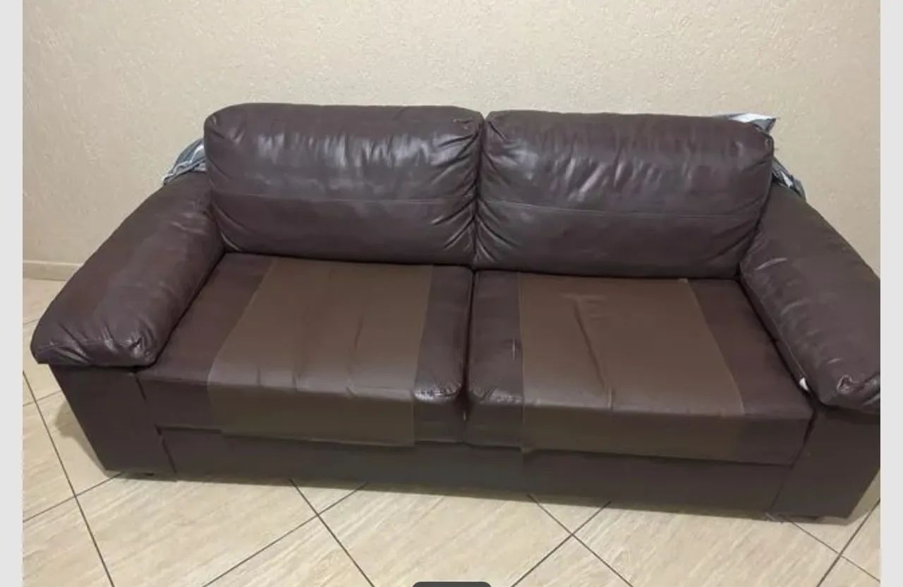 Sofá 3 lugares mais Puff Sofás e Poltronas Jardim Las Vegas, Santo