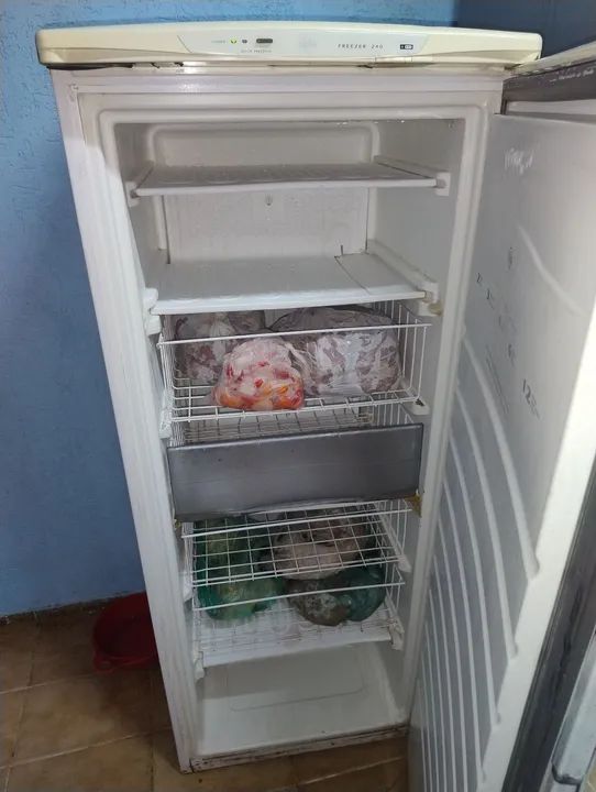 Freezer Brastemp bem conservado apenas 650,00 - Foto 4