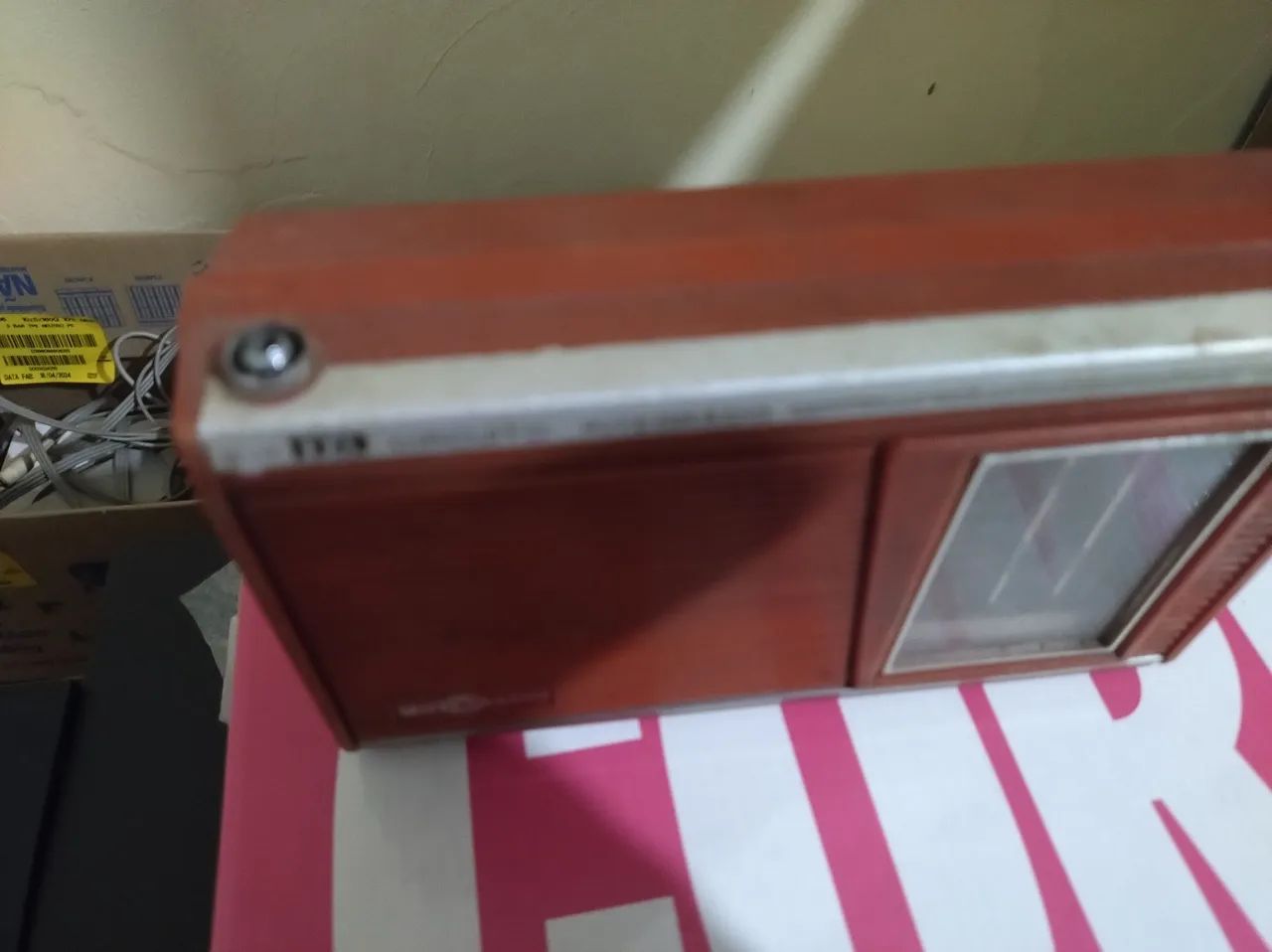 Rádio pequeno antigo - Foto 2