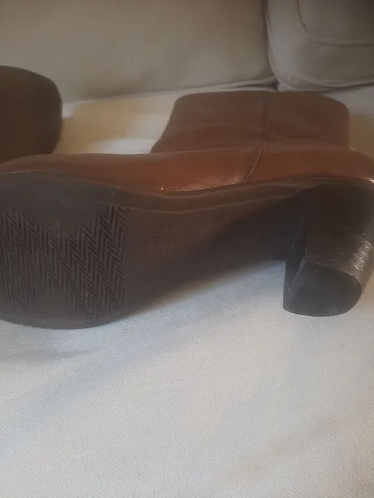Bota de couro marron Marca schutz - Foto 5