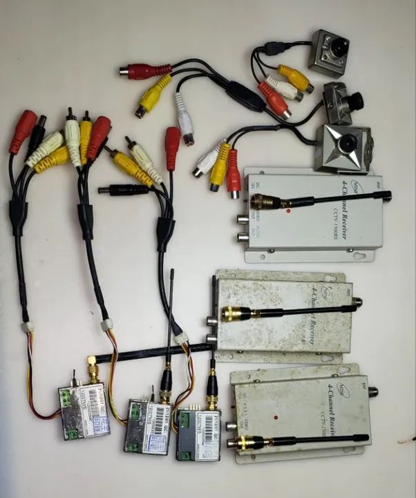 03 Cameras 03 receptores e 03 trasmissor sem fio com fonte 12 v