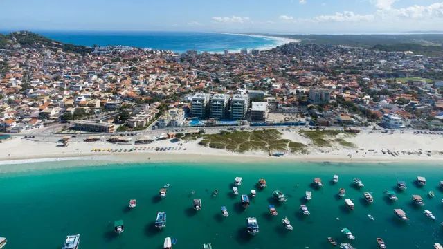 Condomínio Praia dos Anjos Residence Club - Apto 2 ou 3 quartos em Arraial do Cabo