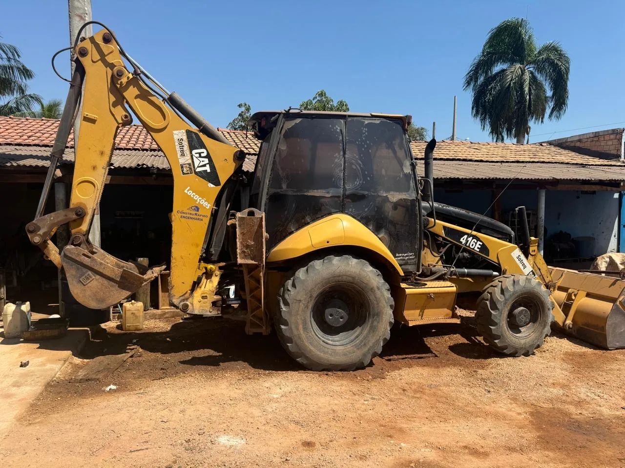 Retroescavadeira CAT 416E - Impecável!