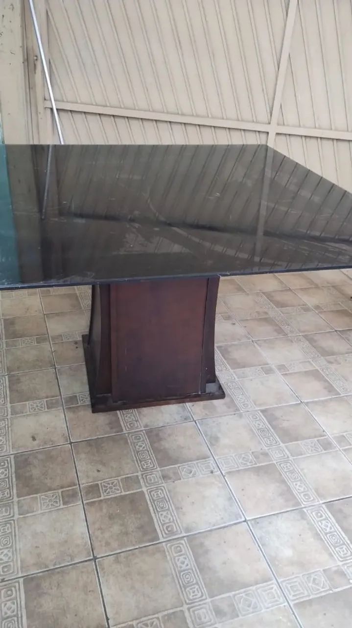 Mesa de Jantar em Madeira com Tampo de Vidro