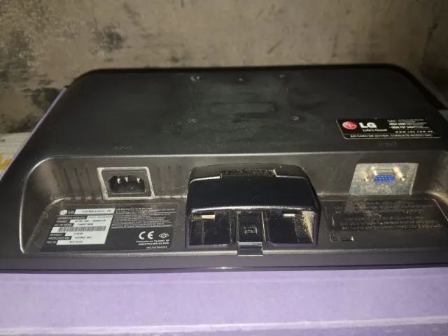 Monitor LG, 15,6pol, VGA, 60hz, HD, Seminovo. - Foto 5