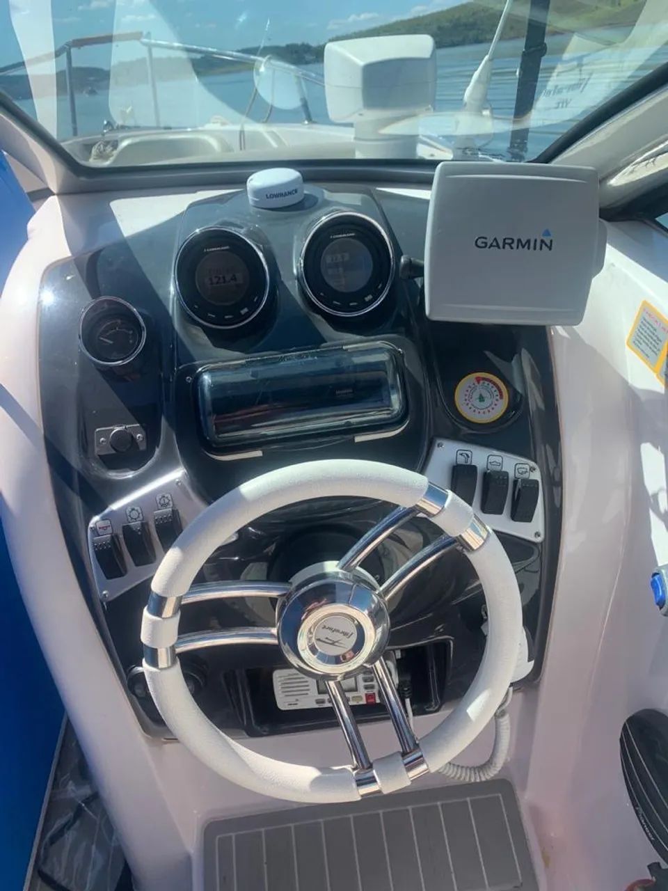 Lancha Foker 240/2011 motor 200hp Enverrud  - Foto 4