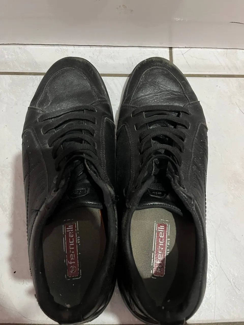 Tênis preto de couro - Foto 3