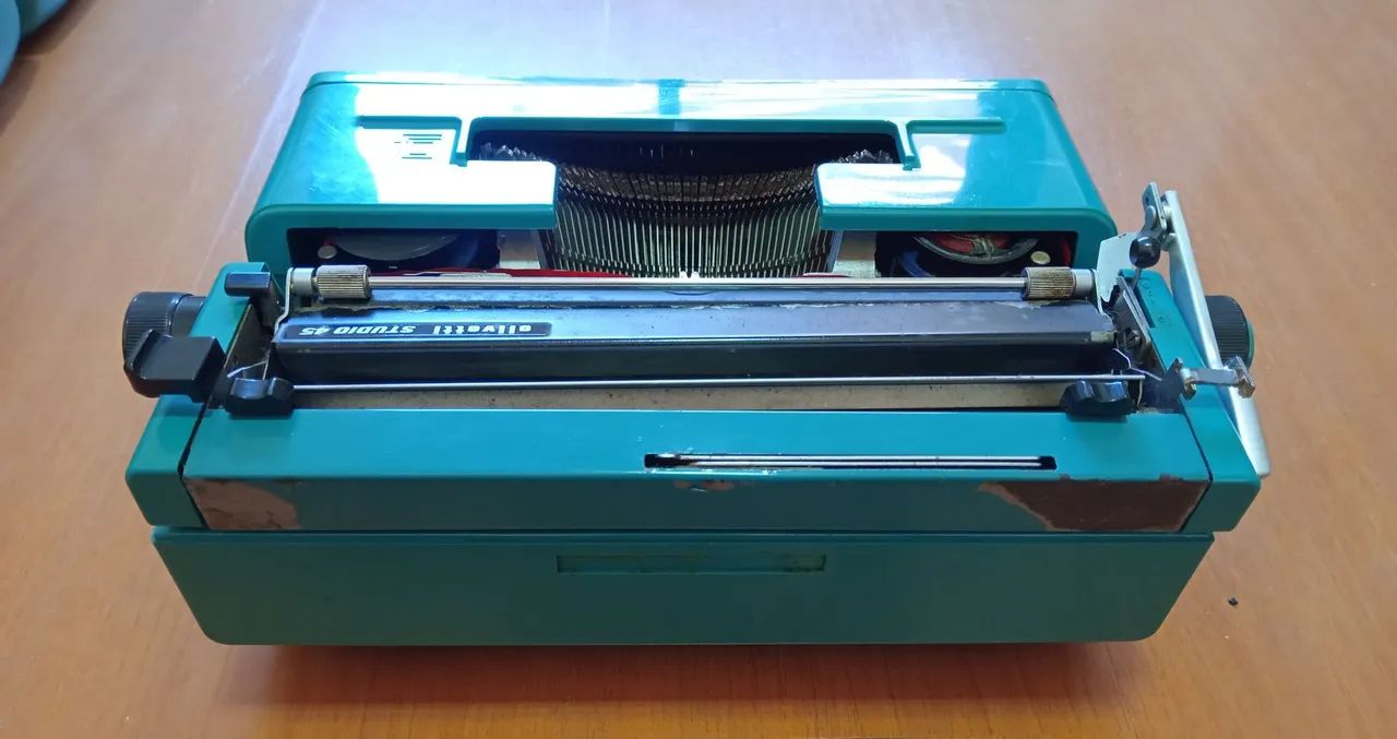 Máquina De Escrever Olivetti Studio 45 - Foto 5