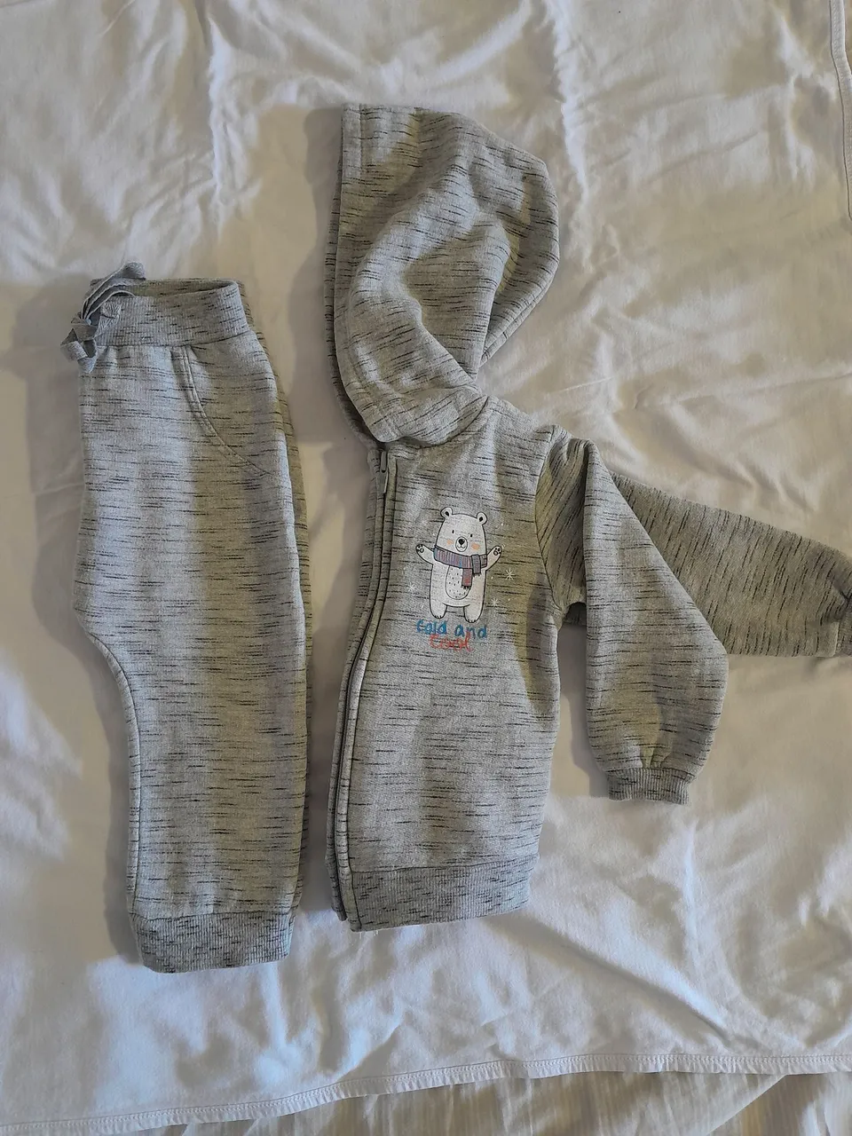 Conjunto de Moletom Infantil com Capuz - Conforto e Estilo