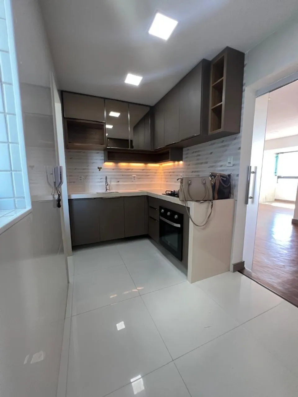 Apartamento para Alugar 3 Quartos 2 Vagas Vista Mar, em Candeias