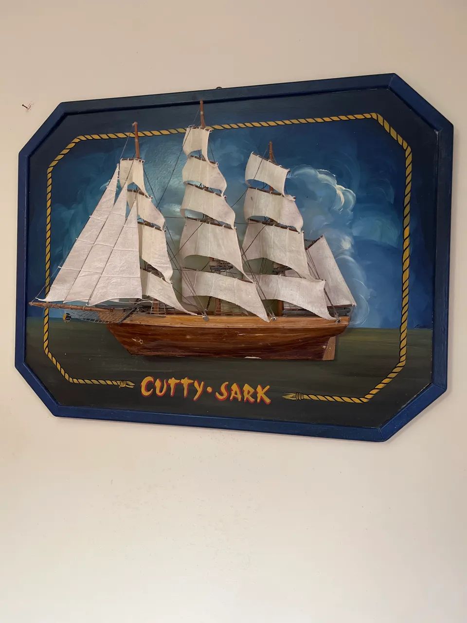 Quadro náutica em 3D com barco saindo pra fora antigo 