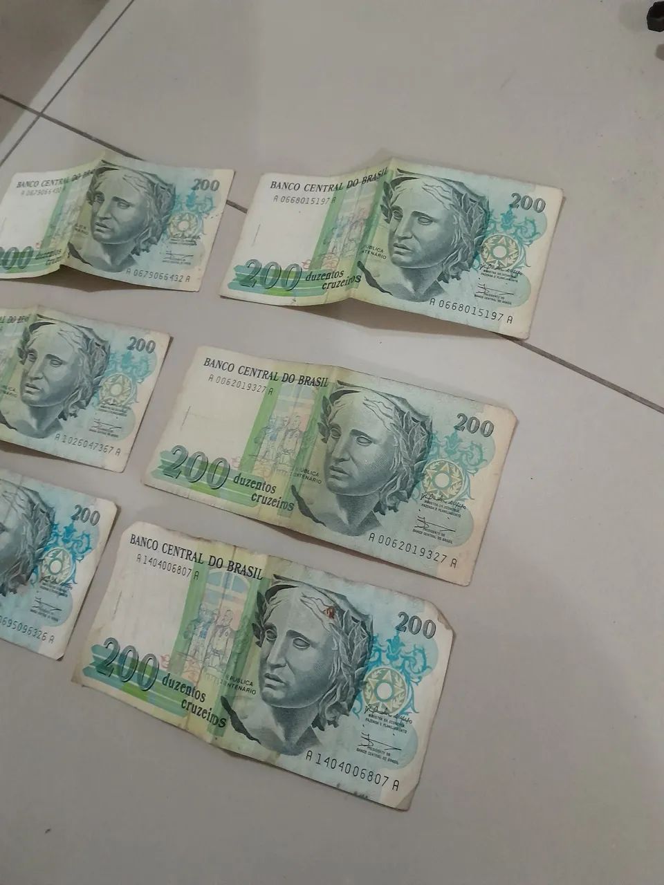 6 Cédulas antigas de 200 cruzeiros  - Foto 2