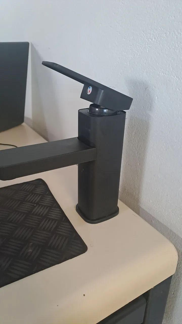 Bathroom sink faucet64242720441857121