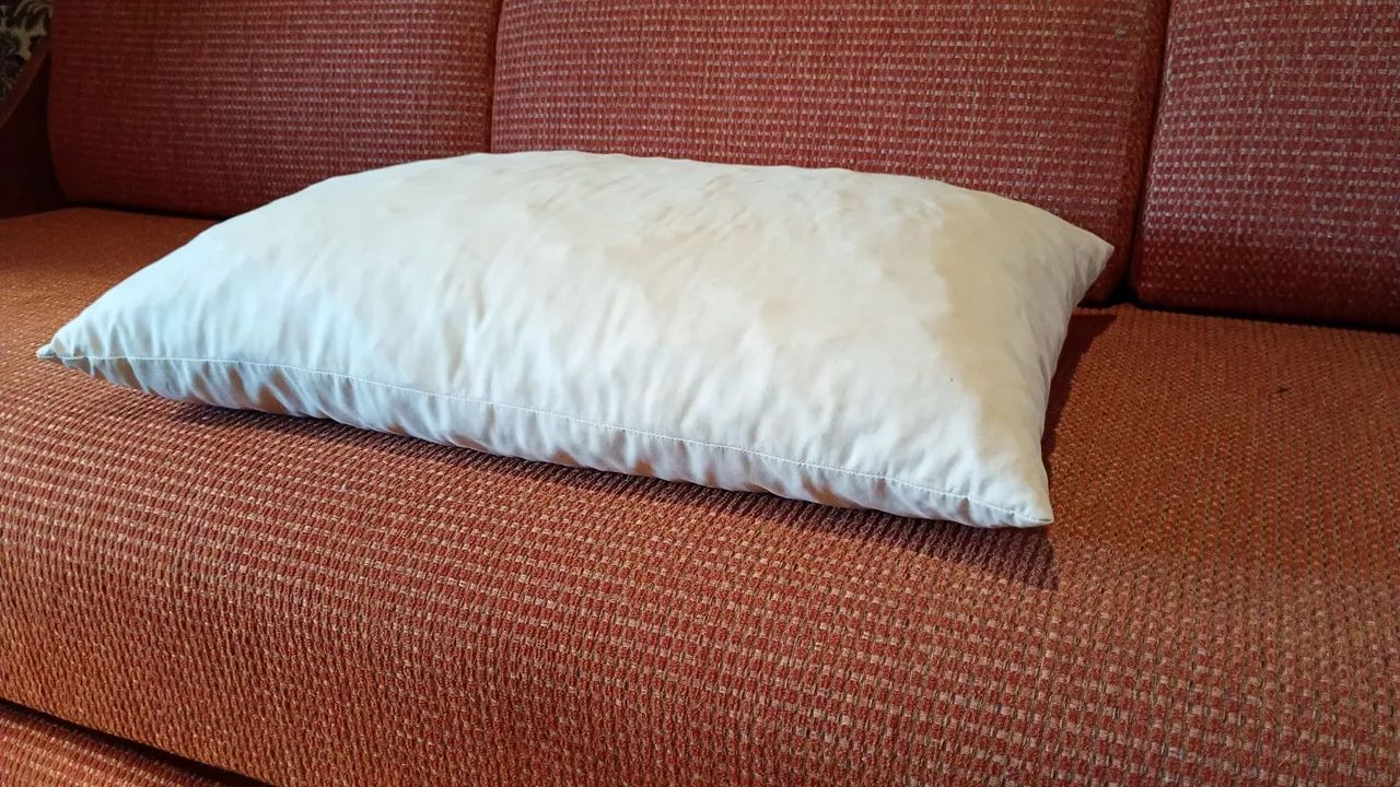 TRAVESSEIRO FOFO DE ESPUMA PICADA - Foto 4