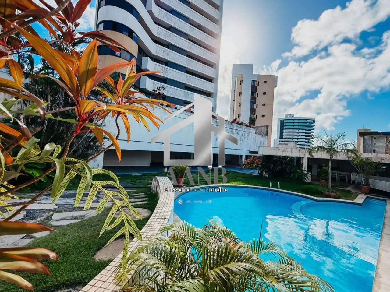 Imóvel para venda possui 269 metros quadrados com 4 quartos em Candelária - Natal - RN