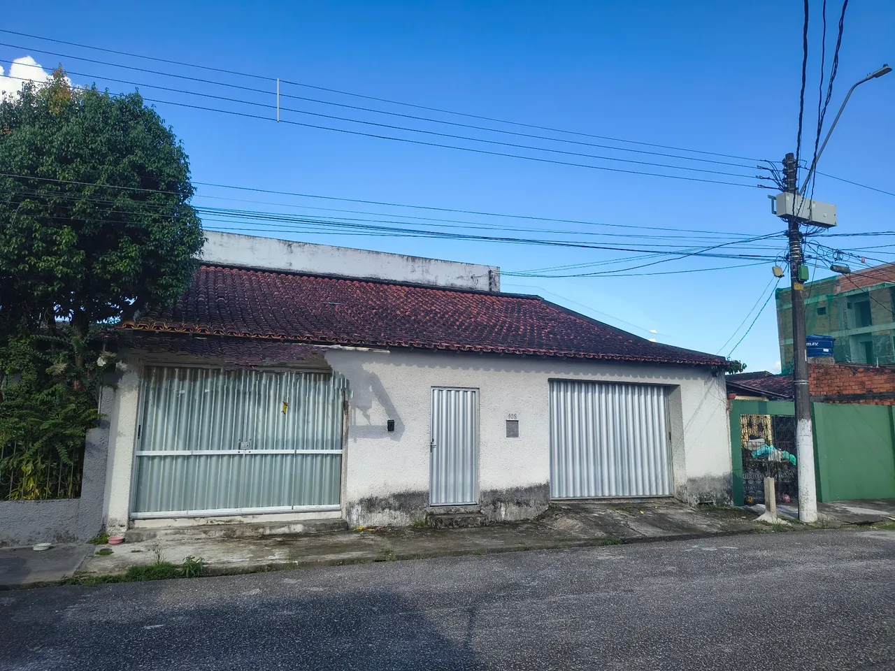 Casa com piscina no marex, 3/ 02(suites) garagem até 3 veiculos