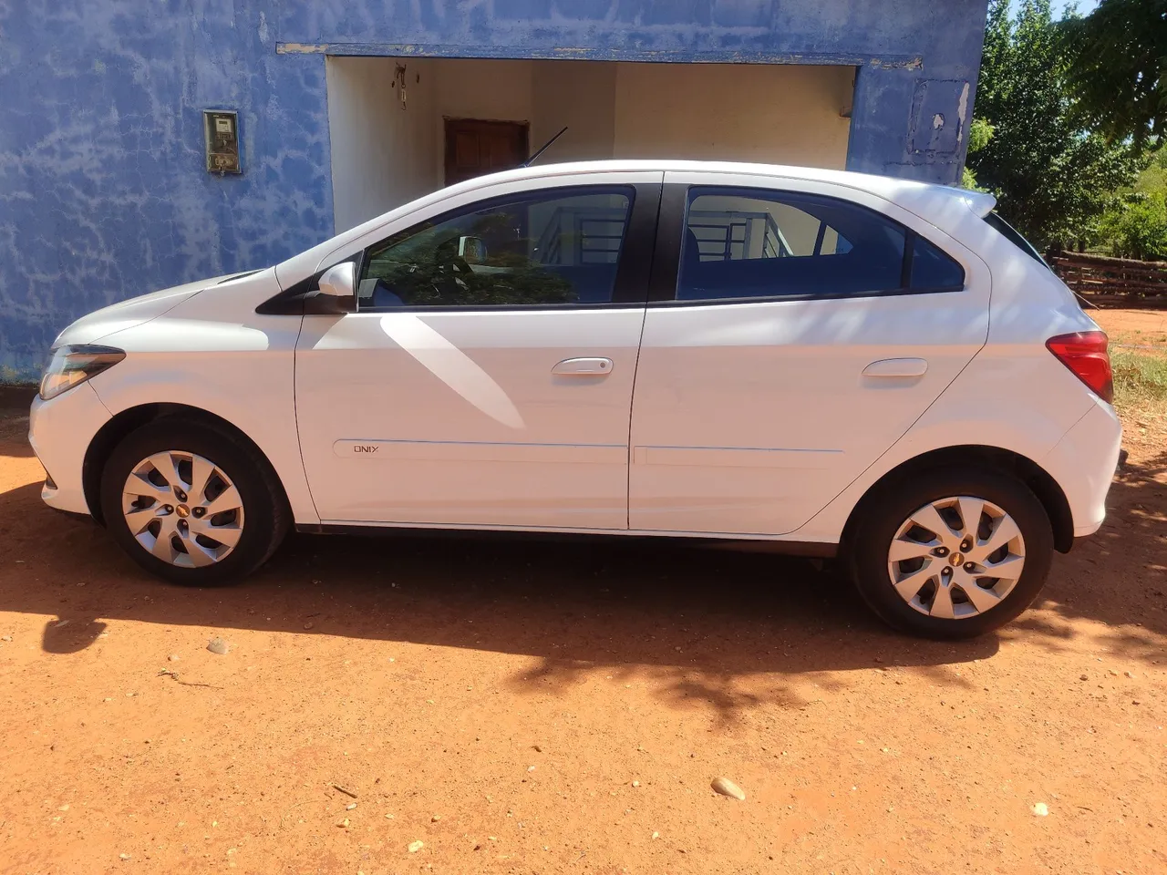 Carro extra sem nada pra fazer