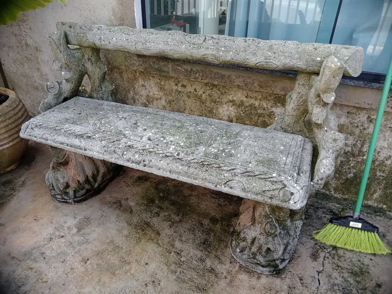 Banco de Jardim em Pedra Rústica - Área Externa