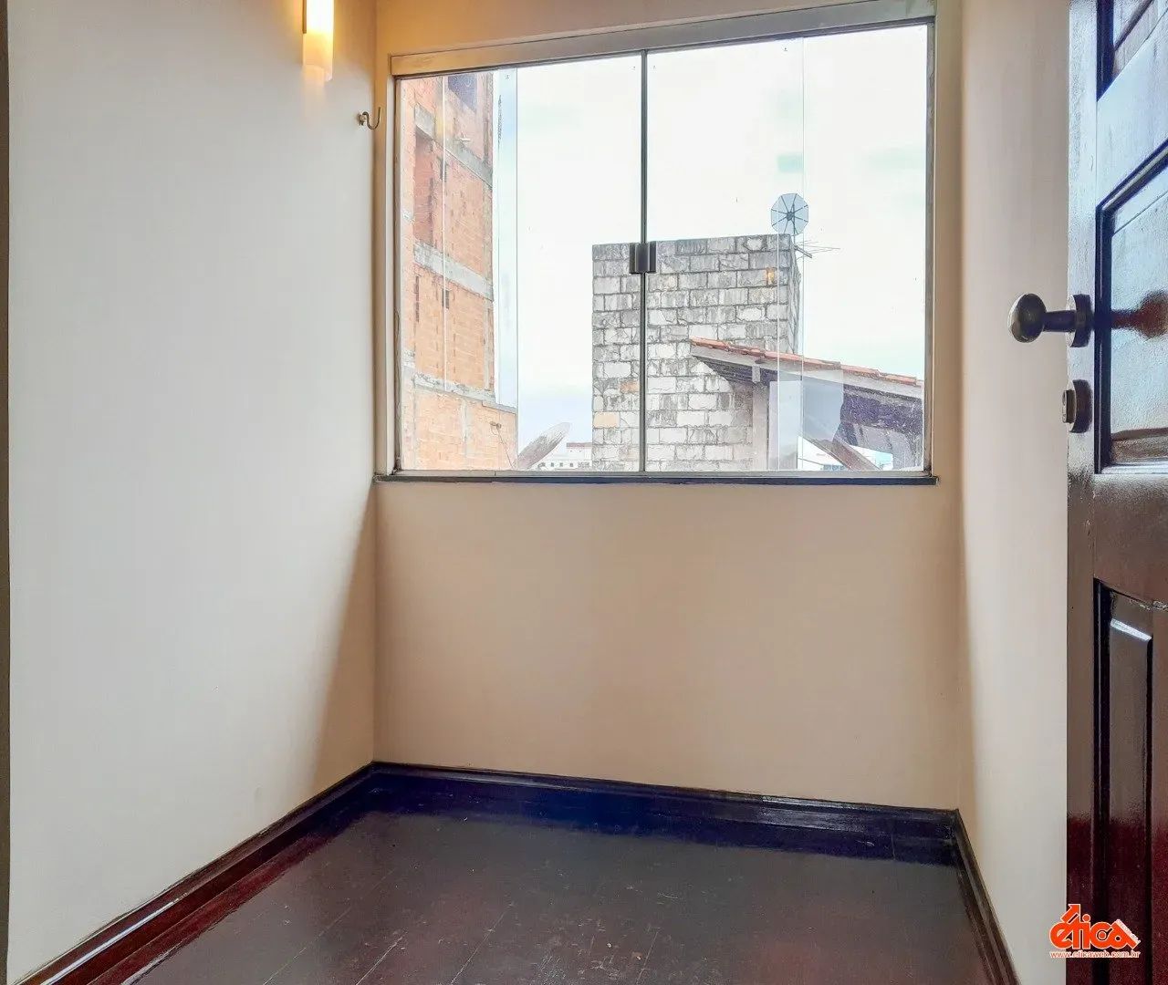 Apto. com 02 quartos sendo 01 suite SEM VAGA DE GARAGEM - Foto 5