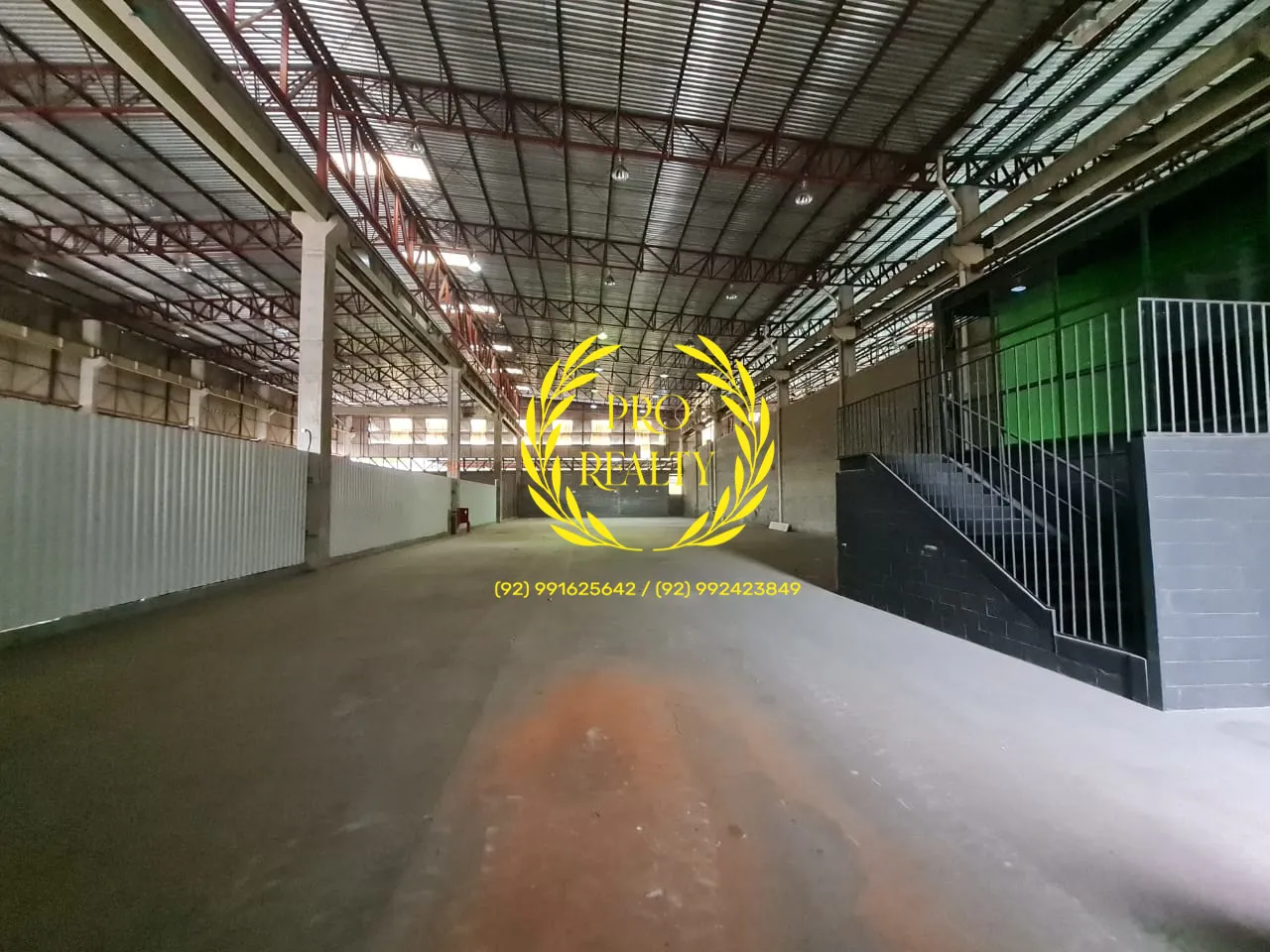 Galpão 1.700m² Habite-se e AVCB próximo ao Distrito Industrial 1/Aleixo