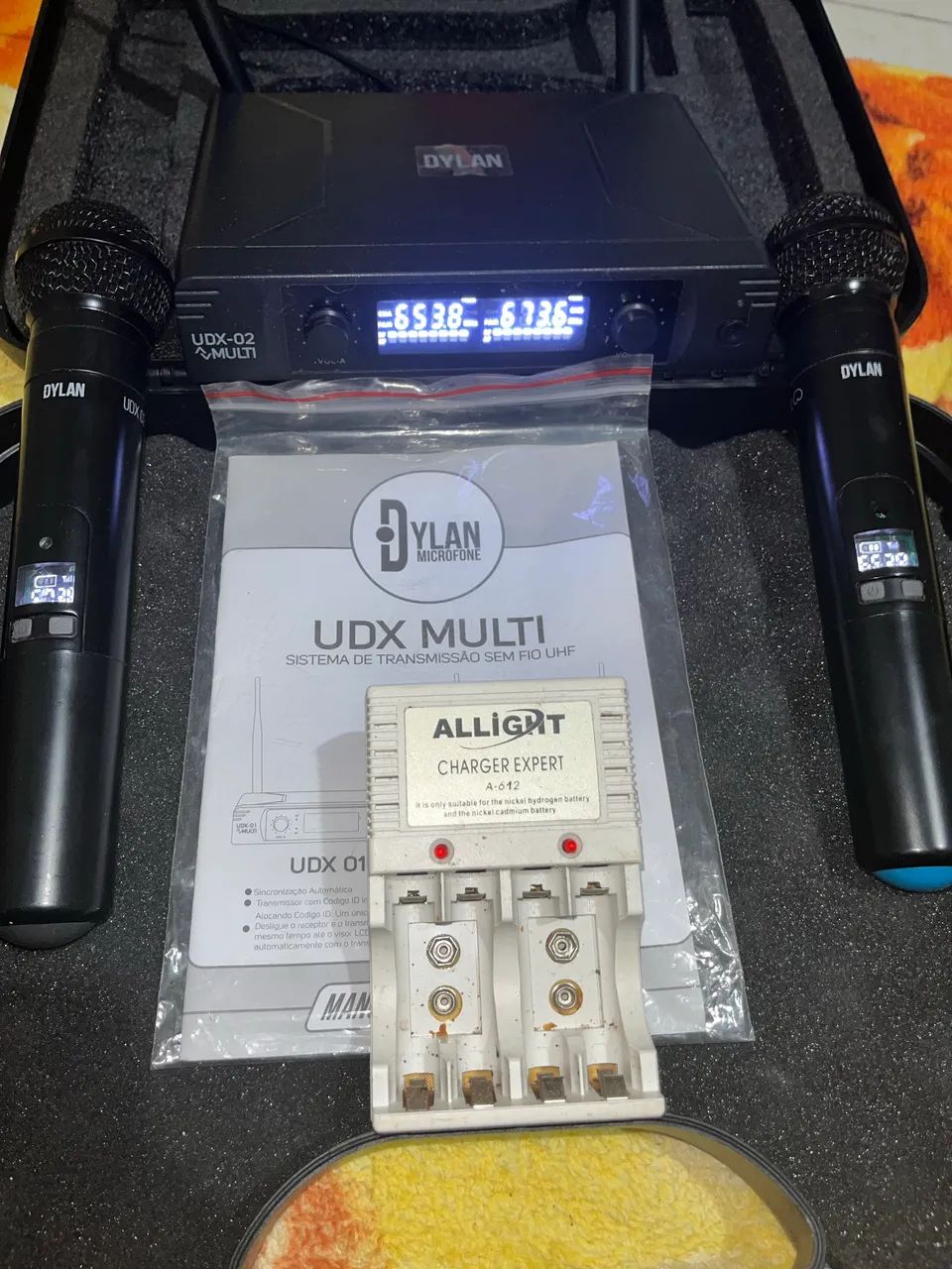 Jogo de microfone profissional  sem fio DYLAN