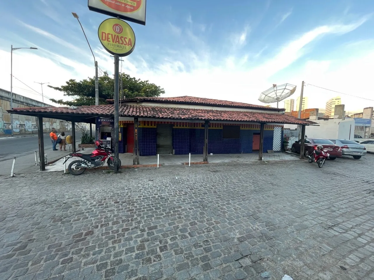 Alugo comércio com excelente visibilidade