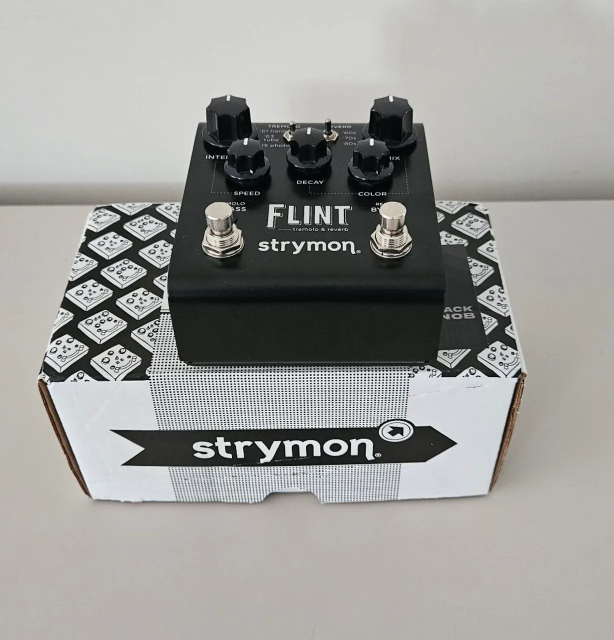 Strymon Flint - Pedal de Tremolo e Reverb