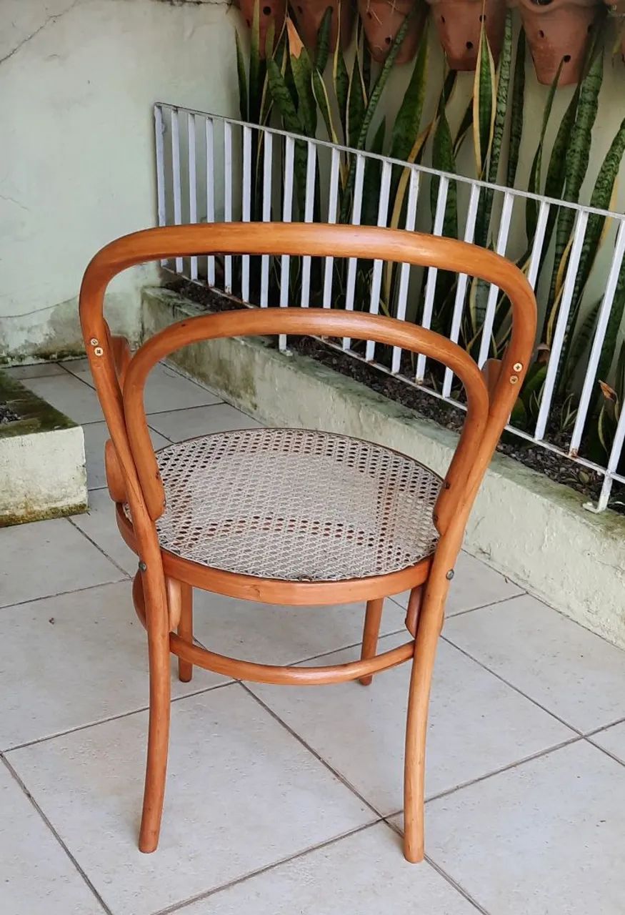 Bela Poltrona Thonart modelo Thonet - Foto 4